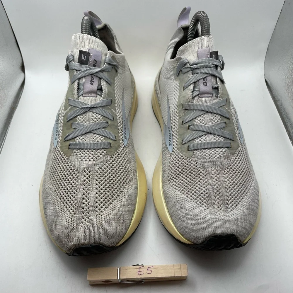 Brooks Bedlam 3 womens gray sneakers size 9